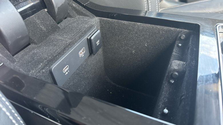 Land Rover Range Rover Velar 2.0 D200 SE 5dr Auto Diesel Estate